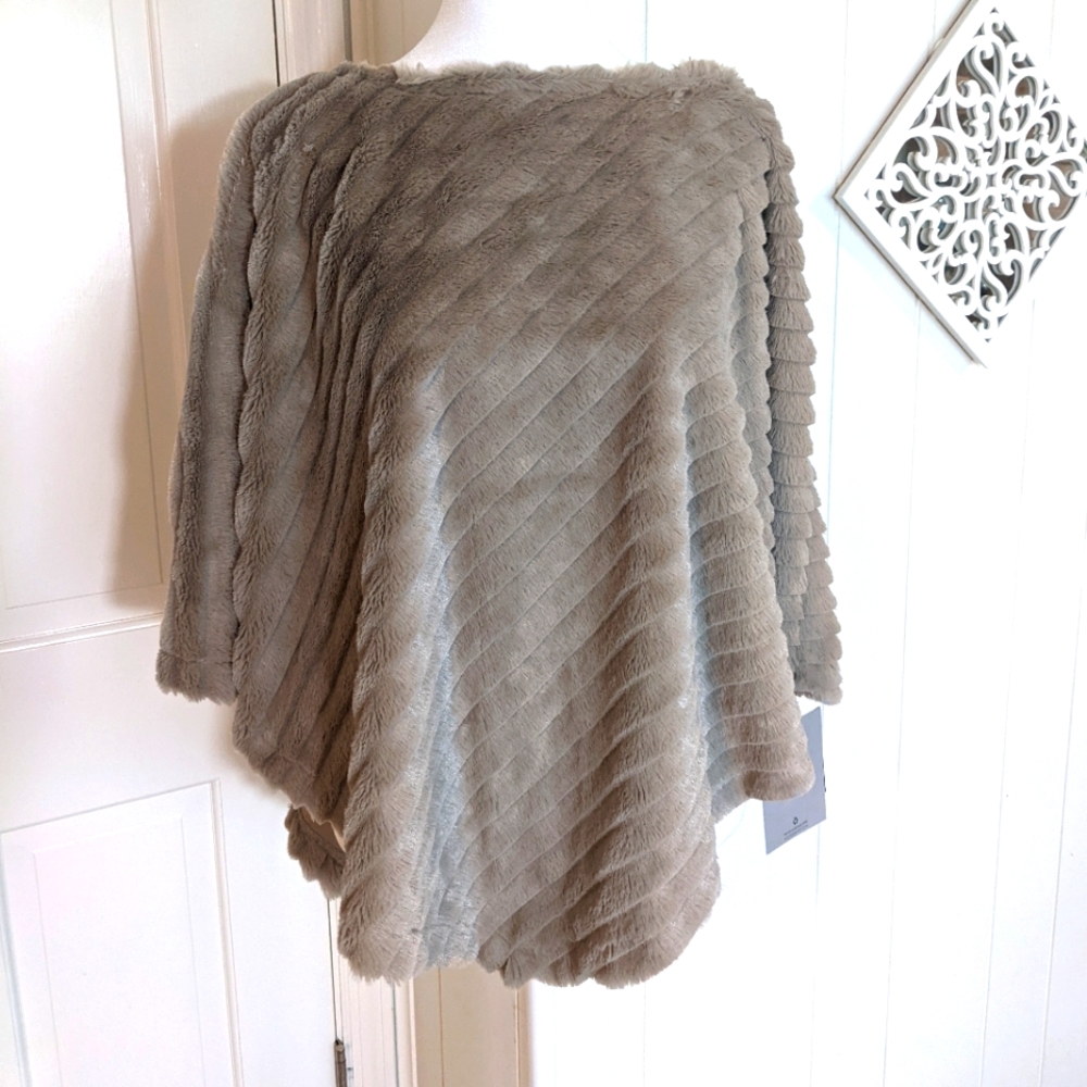 Women's, Faux Fur Poncho, L/XL, beige, NWT, lined